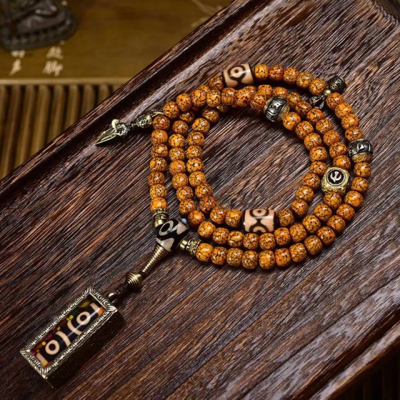 Natural cracked old material star moon bodhi seeds 108 beads agate three-eye dzi bead pendant